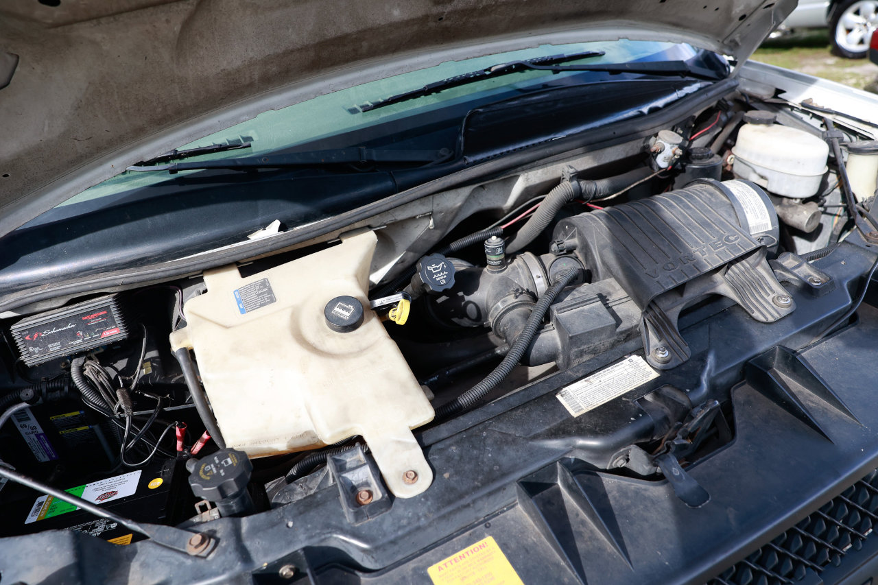 Used 2004 Chevrolet Express 3500 image 37