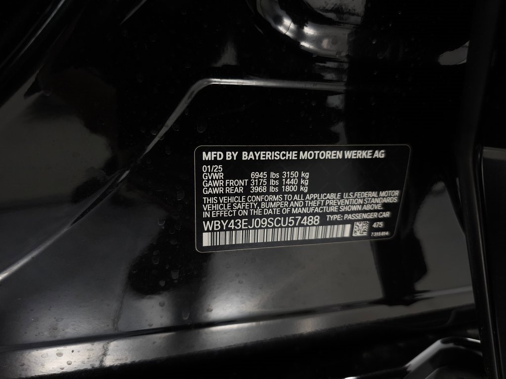 Used 2025 BMW i7 eDrive50 w/ M Sport Package image 36