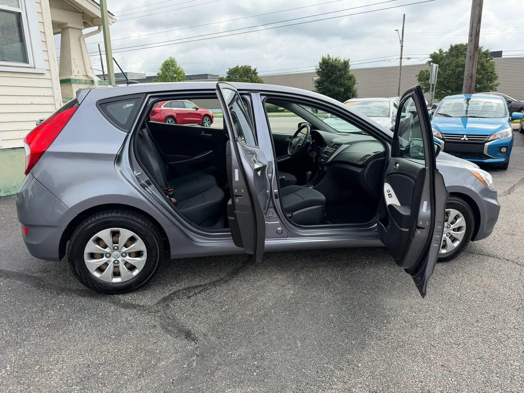 Used 2017 Hyundai Accent SE FWD image 24