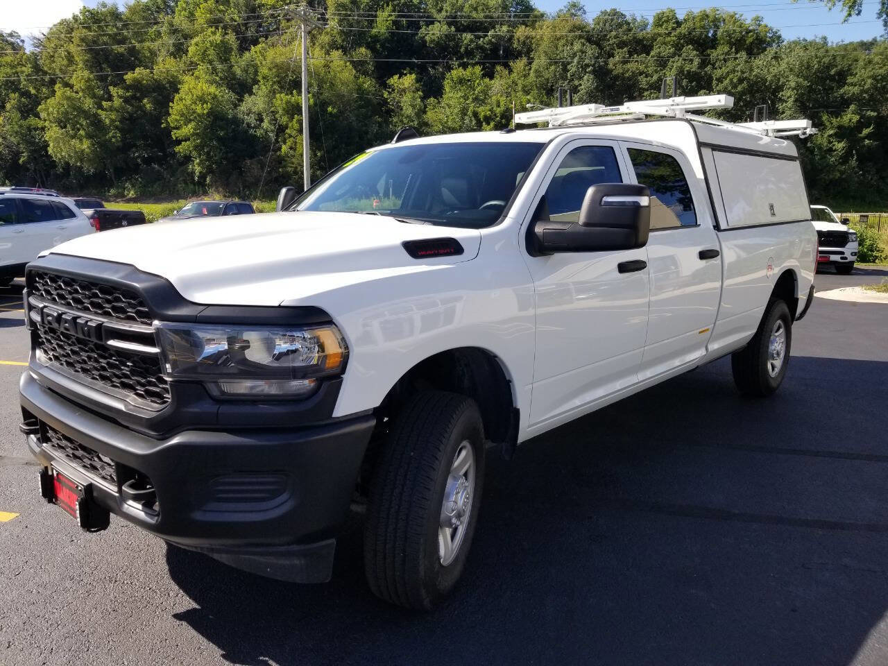 Used 2023 RAM 3500 Tradesman w/ Convenience Group image 3