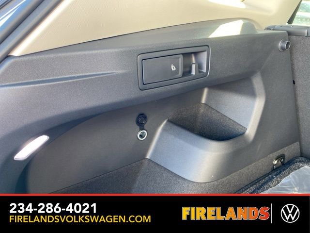 New 2025 Volkswagen Tiguan SE image 64