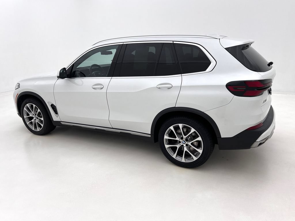 Certified 2024 BMW X5 xDrive40i w/ Parking Assistance Package AWD/4WD image 10