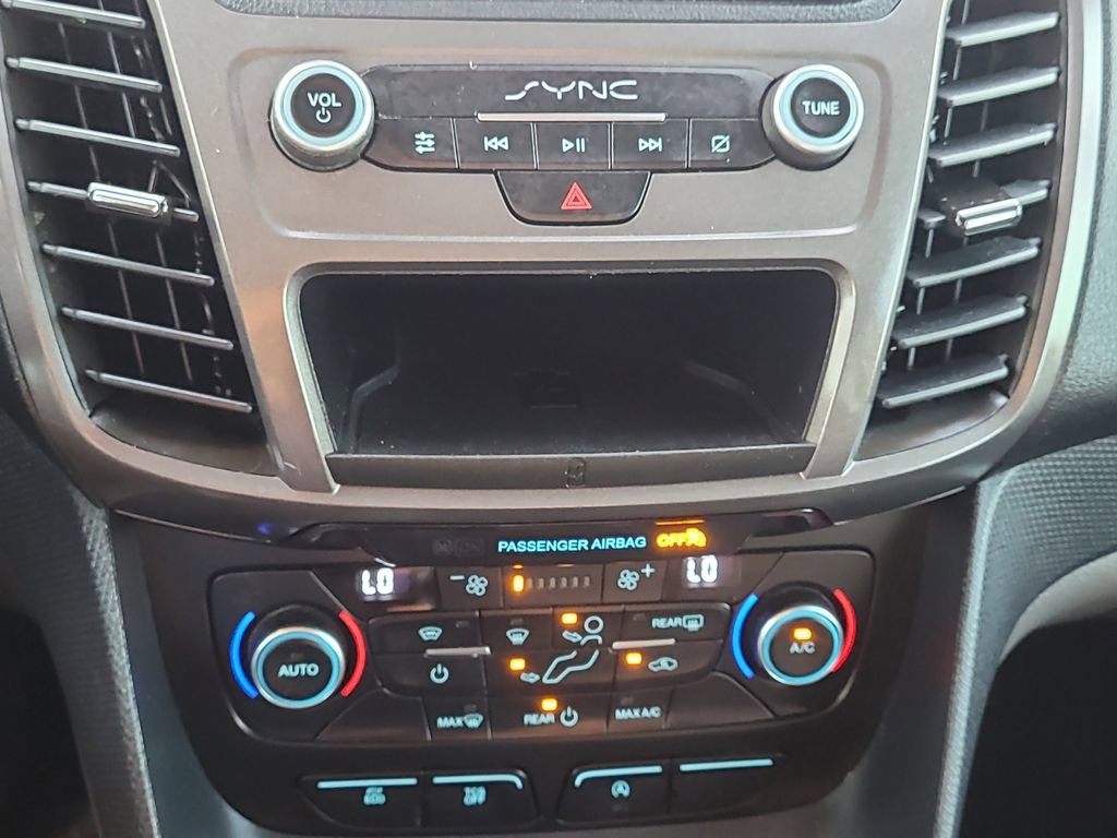 Used 2022 Ford Transit Connect XLT image 21