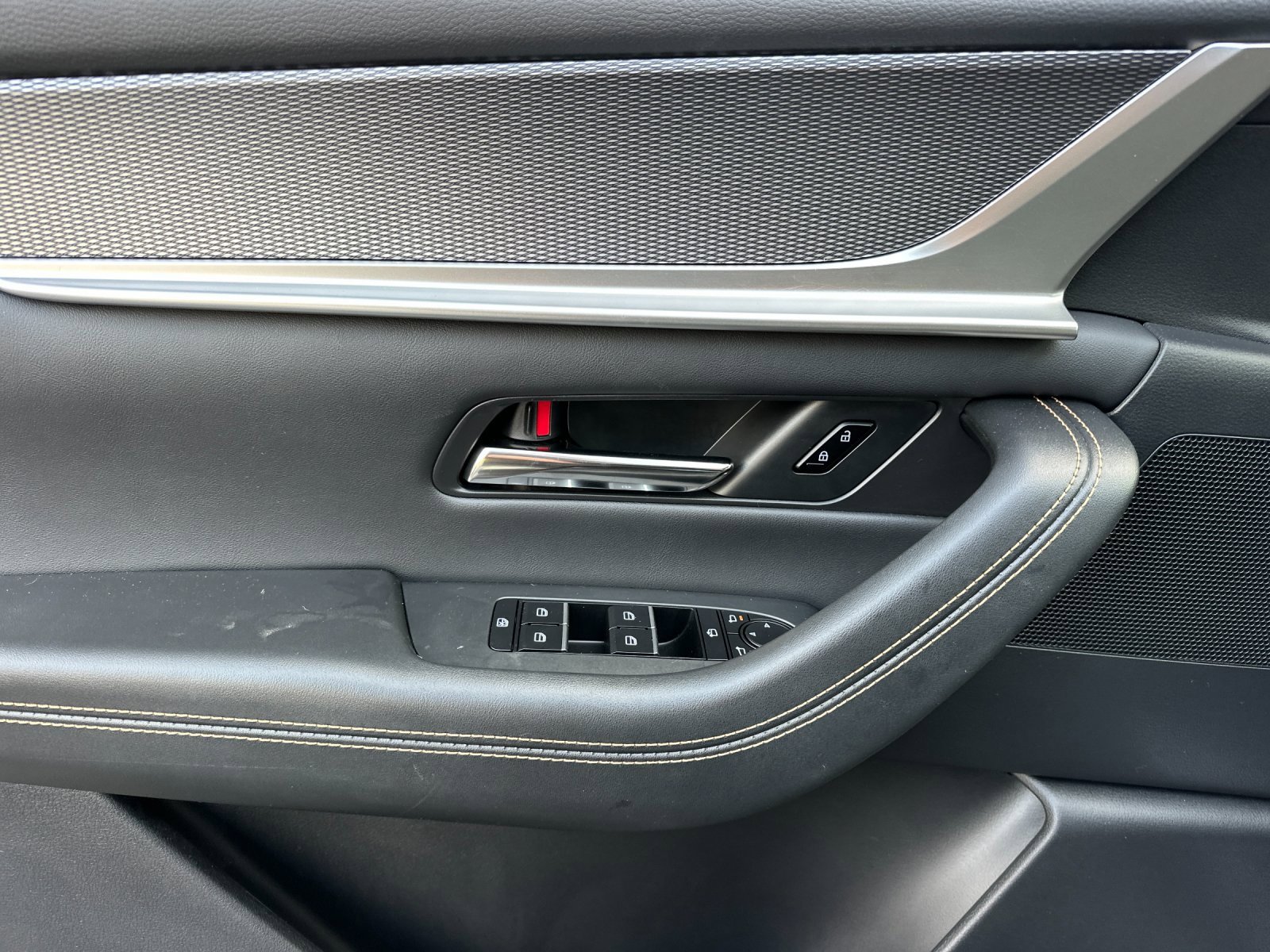 Certified 2025 MAZDA CX-90 Plug-In Hybrid w/ Premium Plus image 11