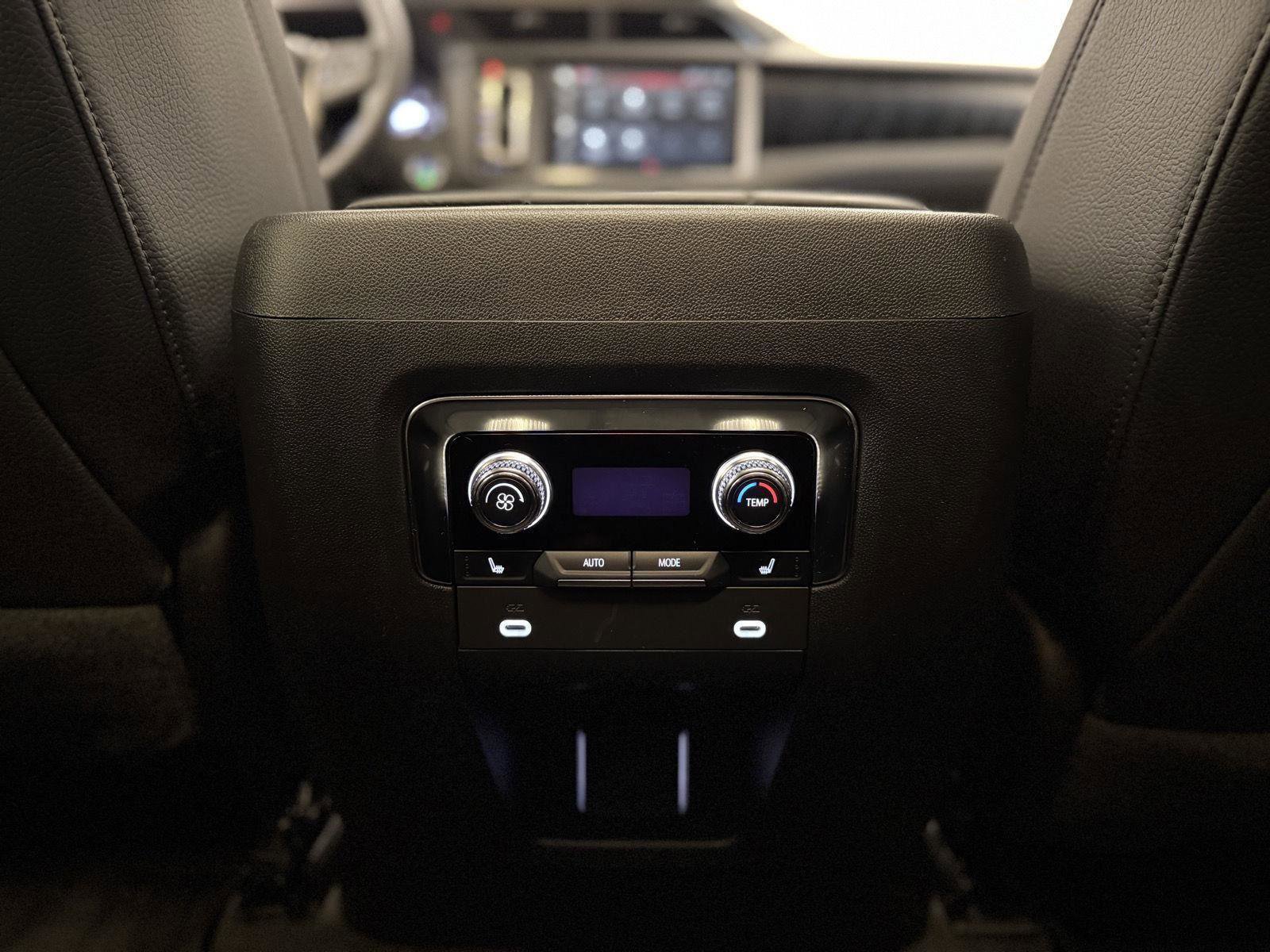 Certified 2023 GMC Yukon Denali AWD/4WD image 32