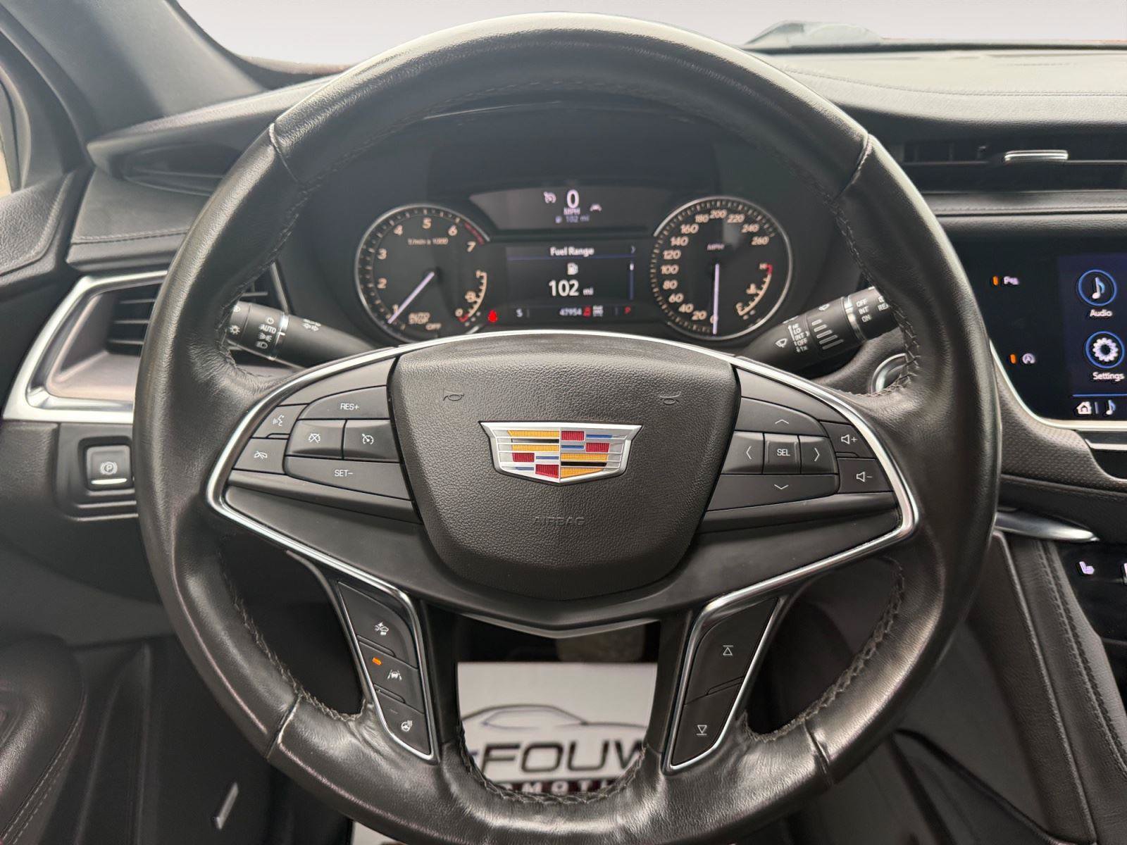 Used 2022 Cadillac XT5 Luxury w/ LPO, Floor Liner Package AWD/4WD image 16