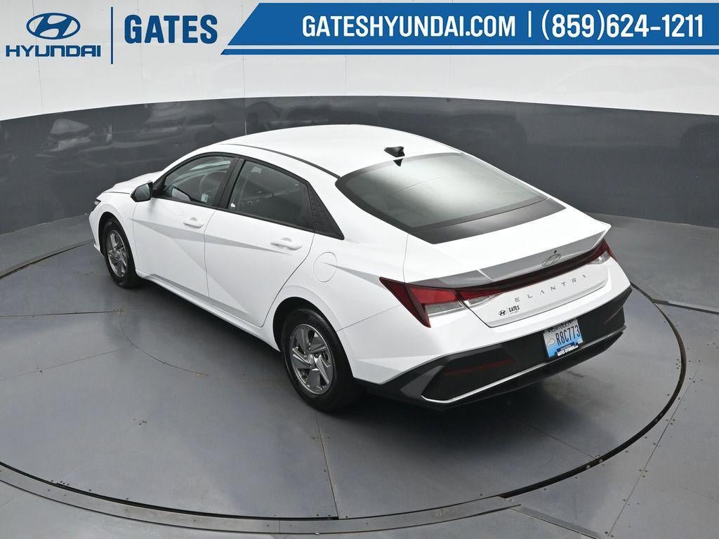 New 2025 Hyundai Elantra SE FWD image 49
