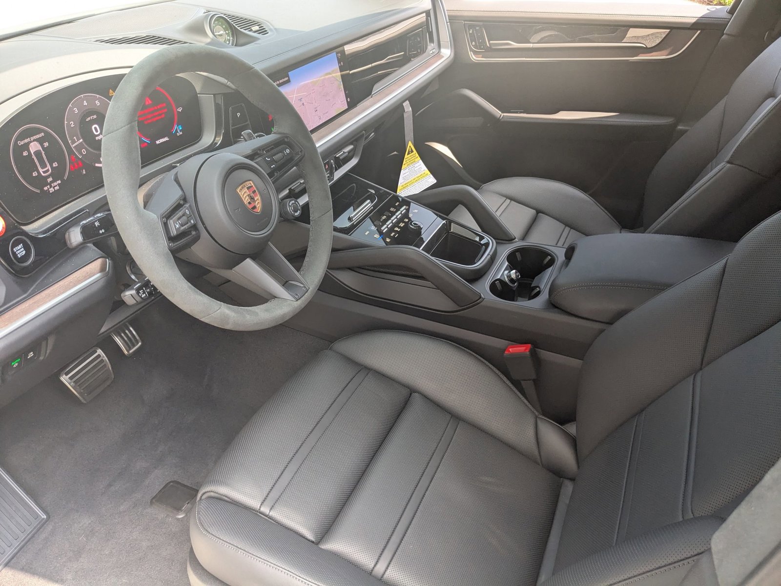 New 2025 Porsche Cayenne GTS image 4