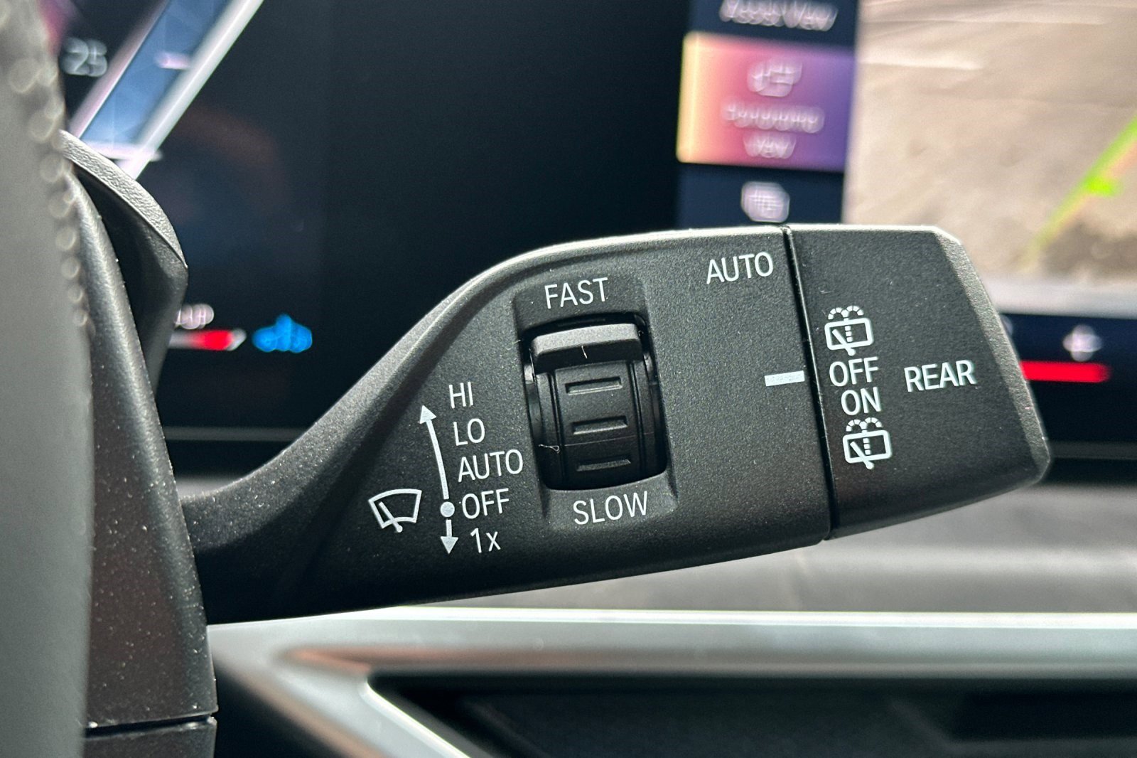 Used 2025 BMW X7 xDrive40i w/ Premium Package image 34