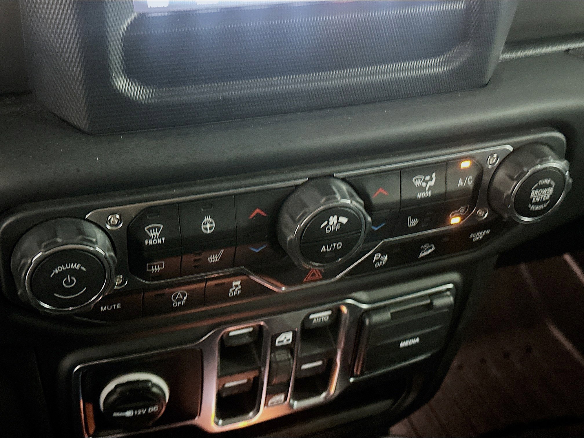 Used 2018 Jeep Wrangler Unlimited Sport S image 23