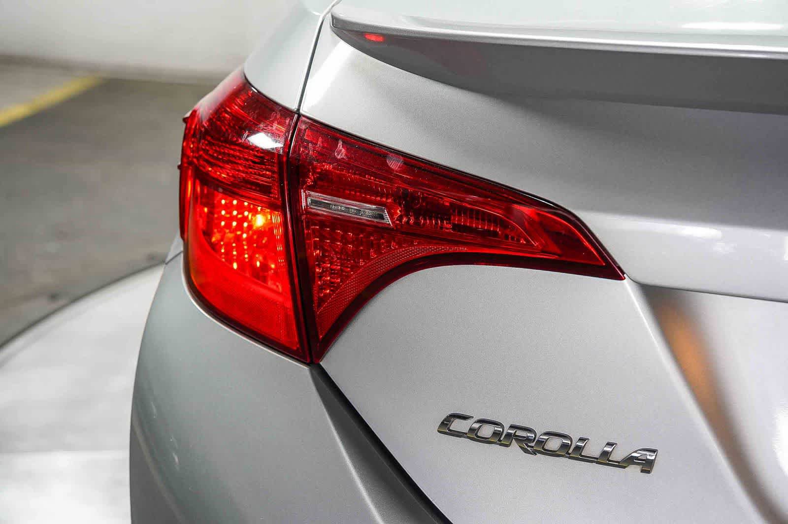 Certified 2017 Toyota Corolla XSE FWD image 12