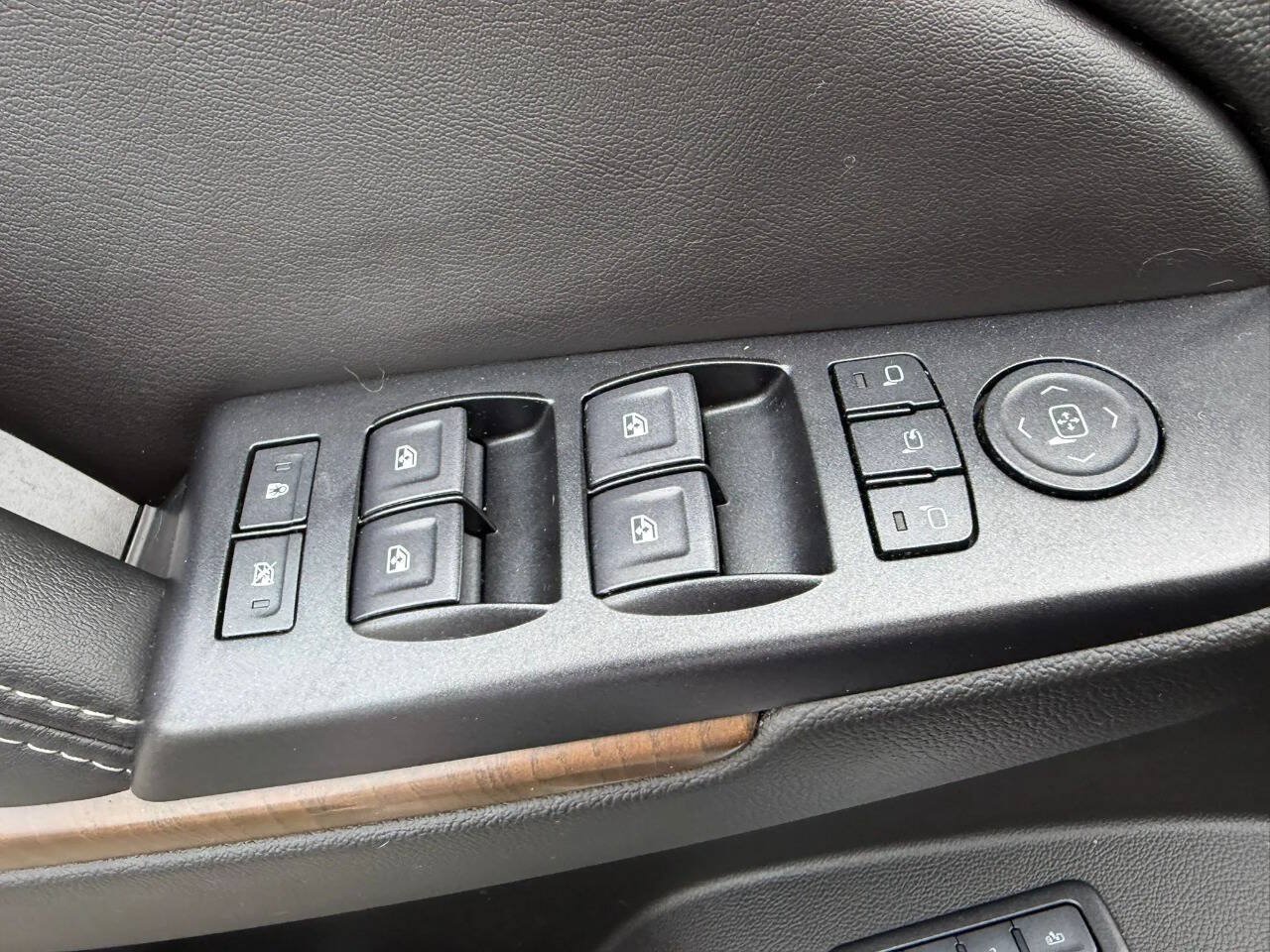 Used 2019 GMC Yukon XL Denali w/ Open Road Package AWD/4WD image 26