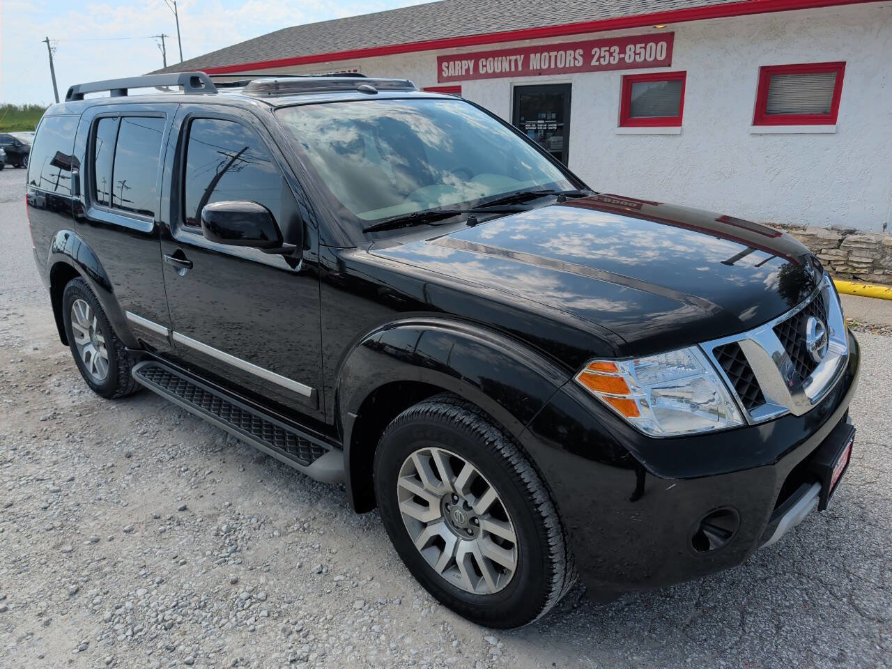 Used 2010 Nissan Pathfinder LE