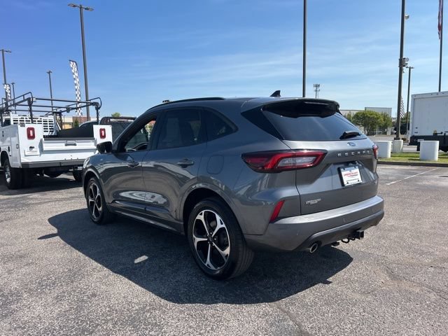 Used 2023 Ford Escape ST-Line Select w/ Tech Pack #2 AWD/4WD image 5