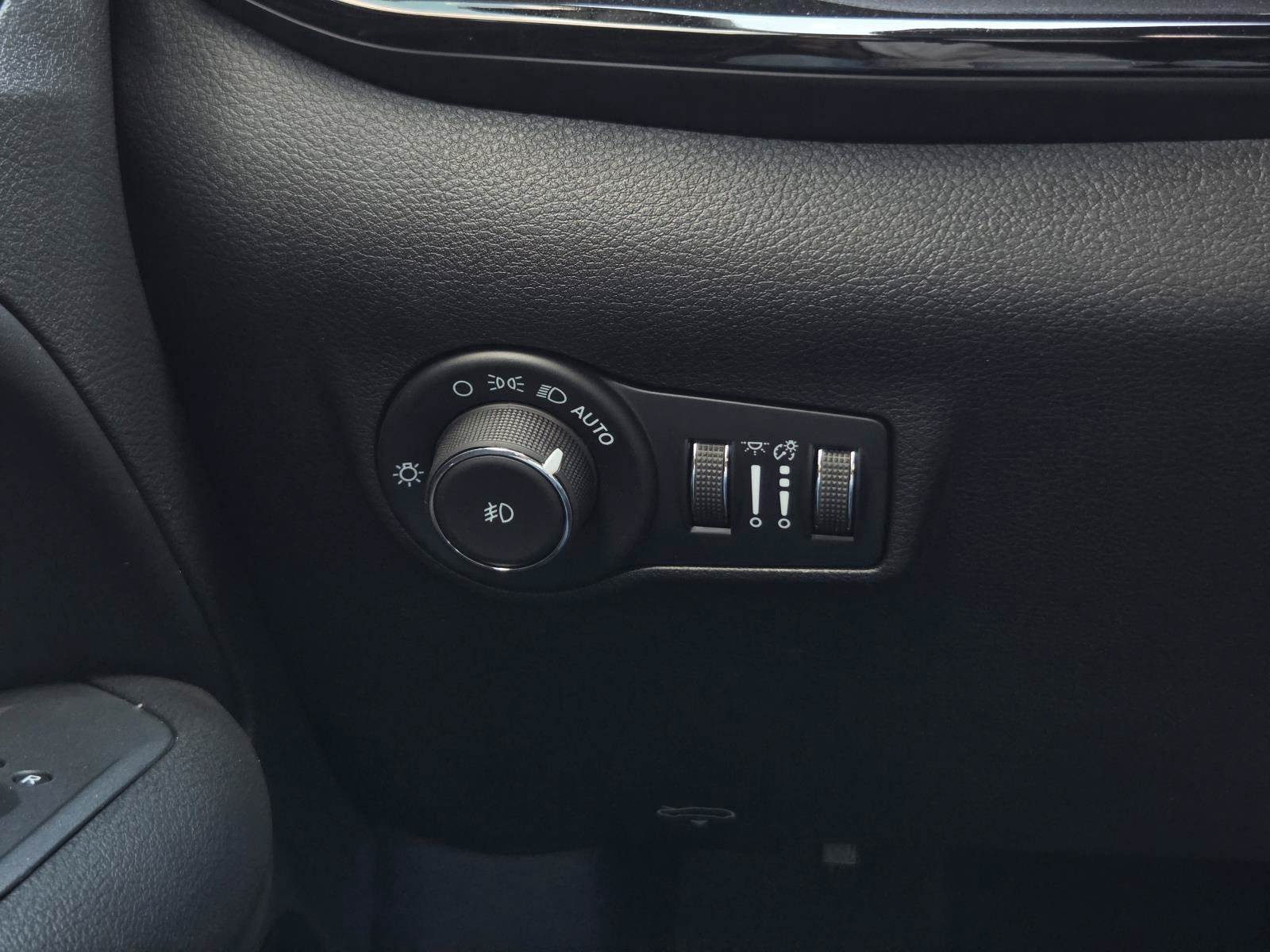 New 2026 Jeep Compass Latitude AWD/4WD image 17