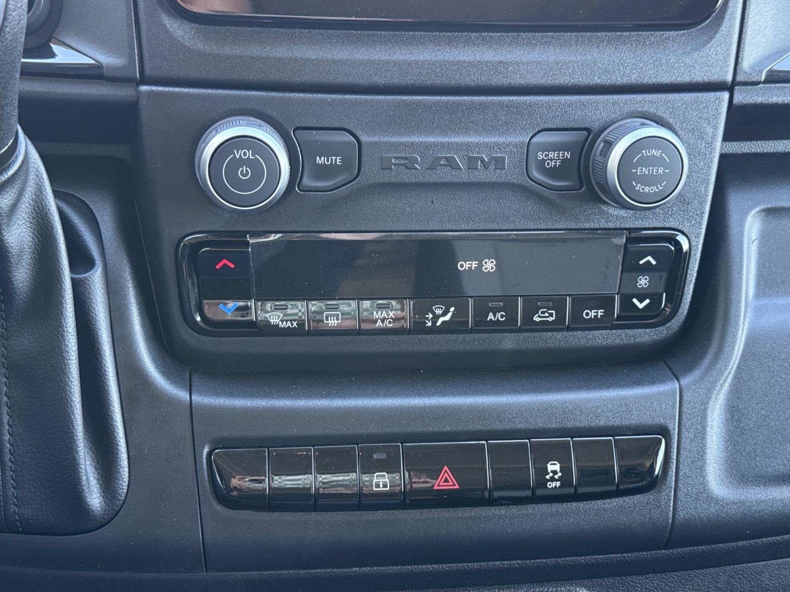 New 2026 RAM ProMaster 1500 w/ Storage Group FWD image 25