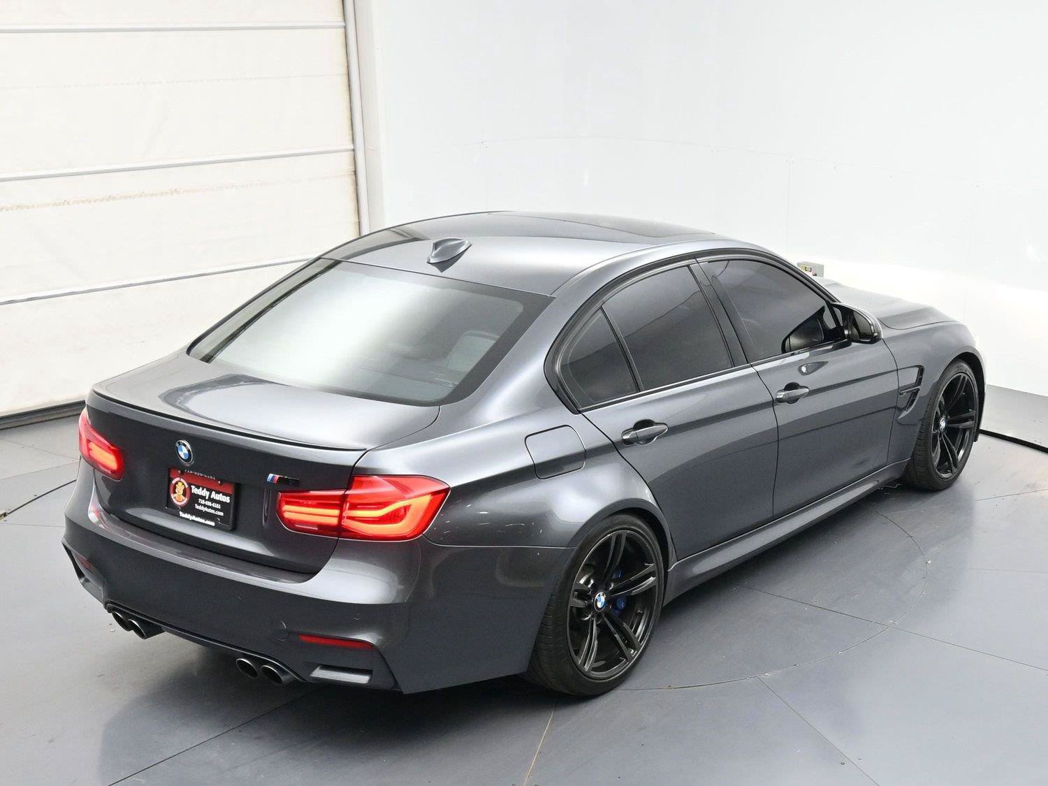 Used 2017 BMW M3 RWD image 33