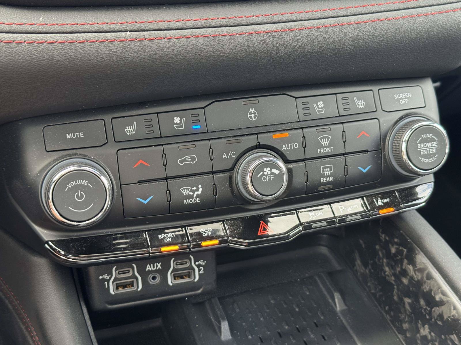Used 2025 Dodge Durango R/T AWD/4WD image 33