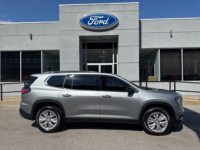 Used 2025 GMC Acadia Elevation w/ Elevation Premium Package image 2