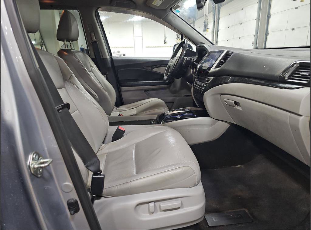 Used 2017 Honda Pilot Elite image 16