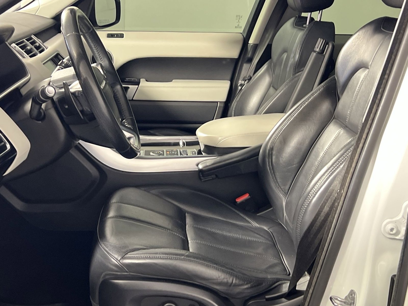 Used 2016 Land Rover Range Rover Sport Supercharged image 13