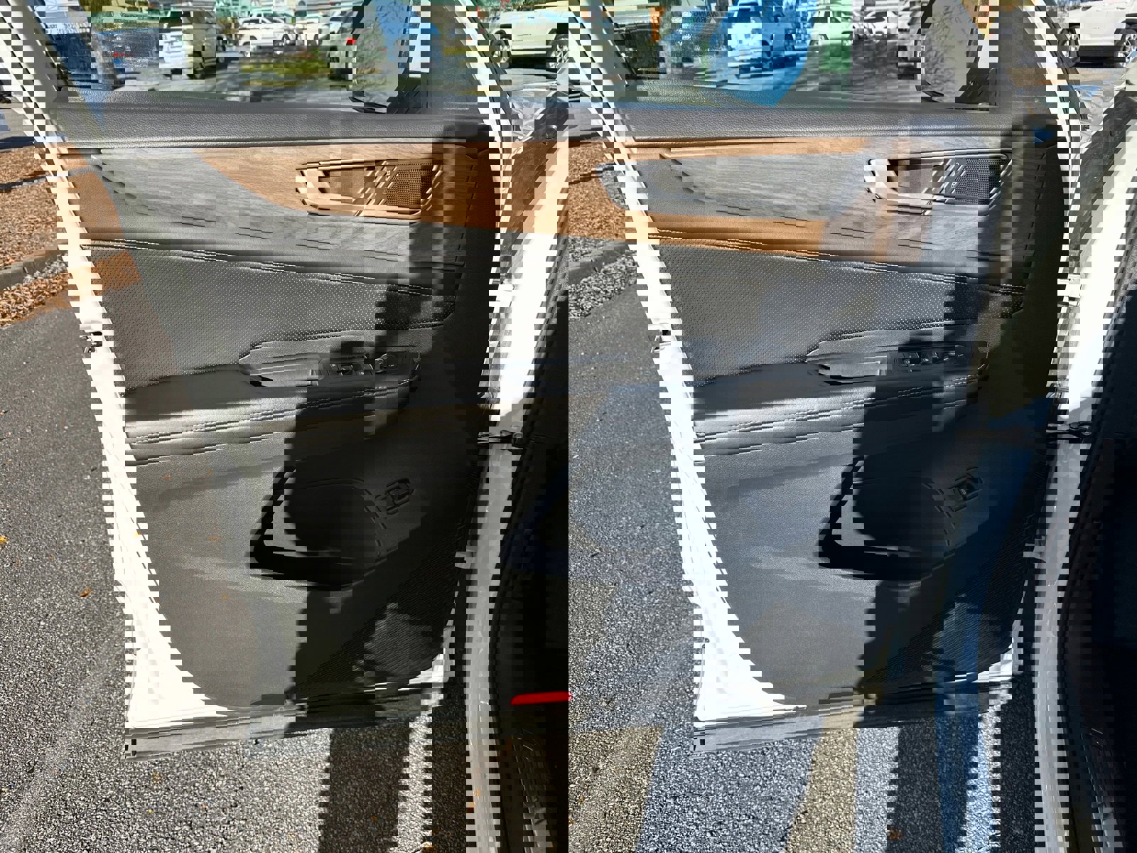 Used 2024 Volkswagen Atlas SE image 10