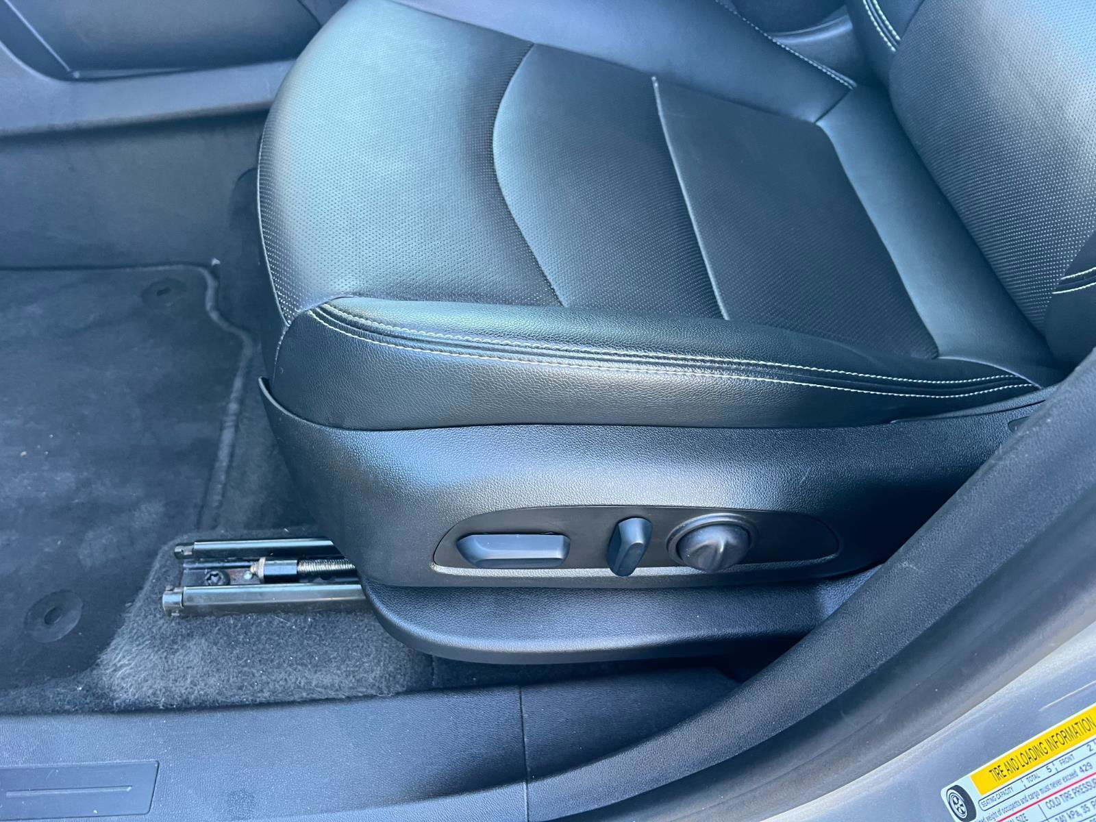 Used 2023 GMC Terrain SLT image 26