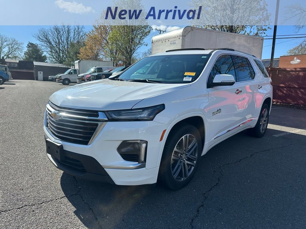 Used 2024 Chevrolet Traverse High Country image 1