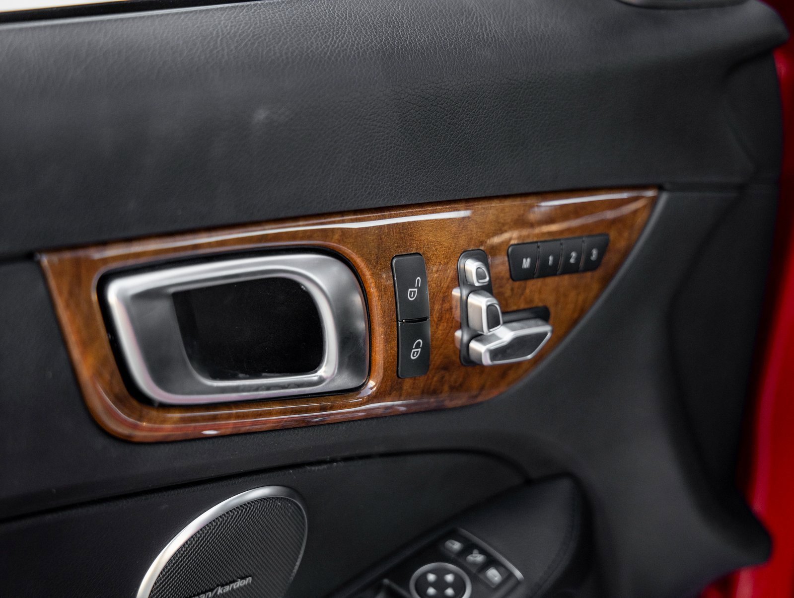 Used 2017 Mercedes-Benz SLC 300 image 17