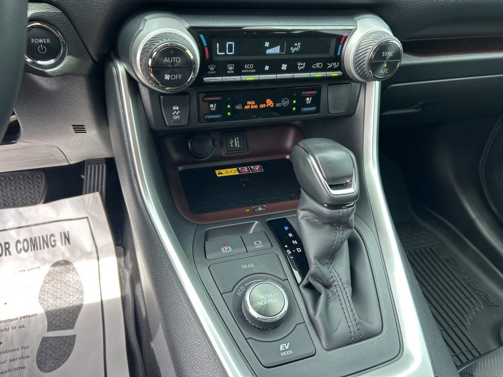 Used 2024 Toyota RAV4 Limited w/ Advanced Technology Package image 11