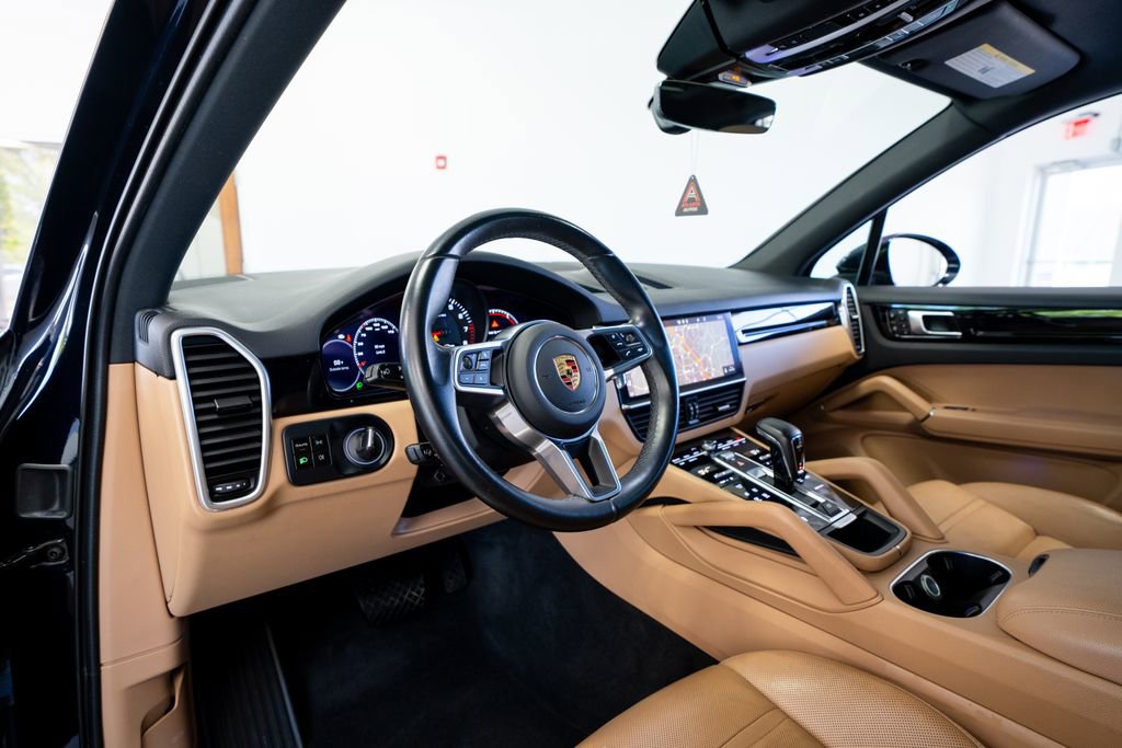 Used 2021 Porsche Cayenne AWD/4WD image 30