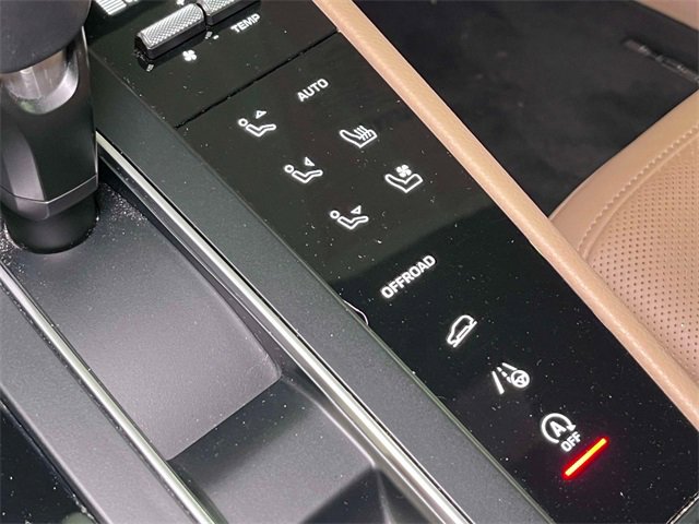 Used 2022 Porsche Macan w/ Premium Package Plus image 36