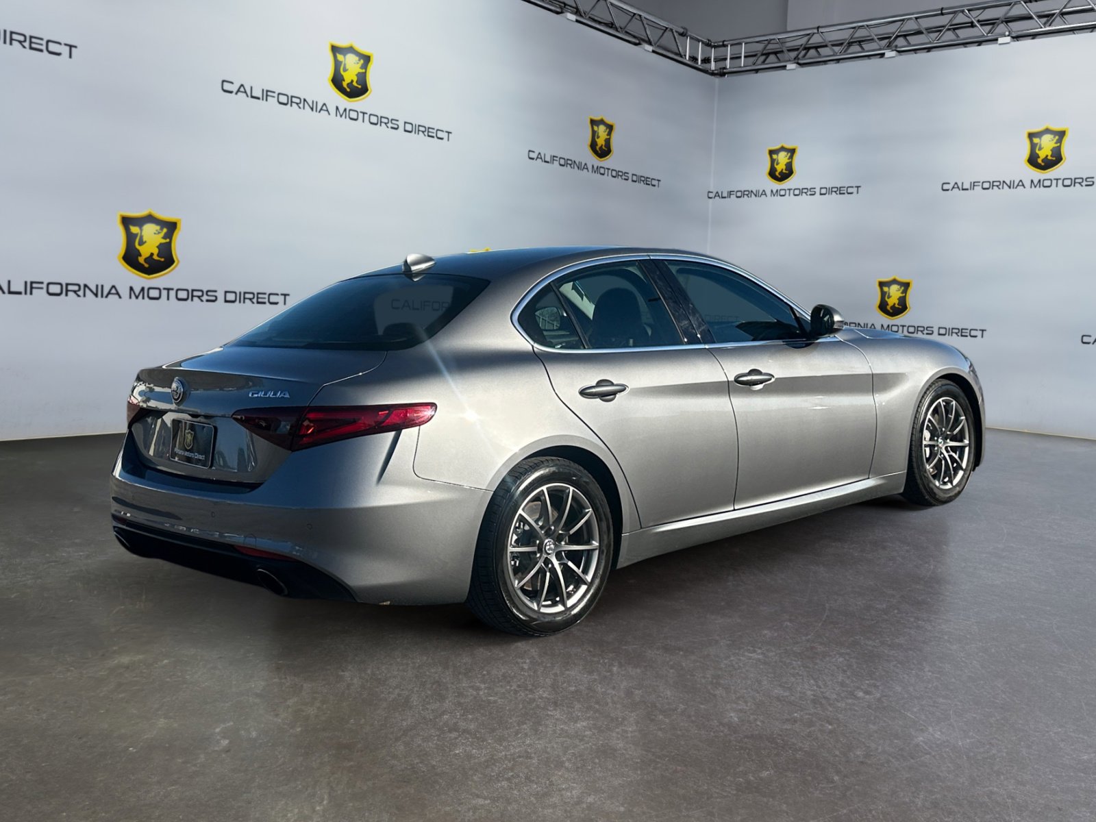 Used 2018 Alfa Romeo Giulia image 5