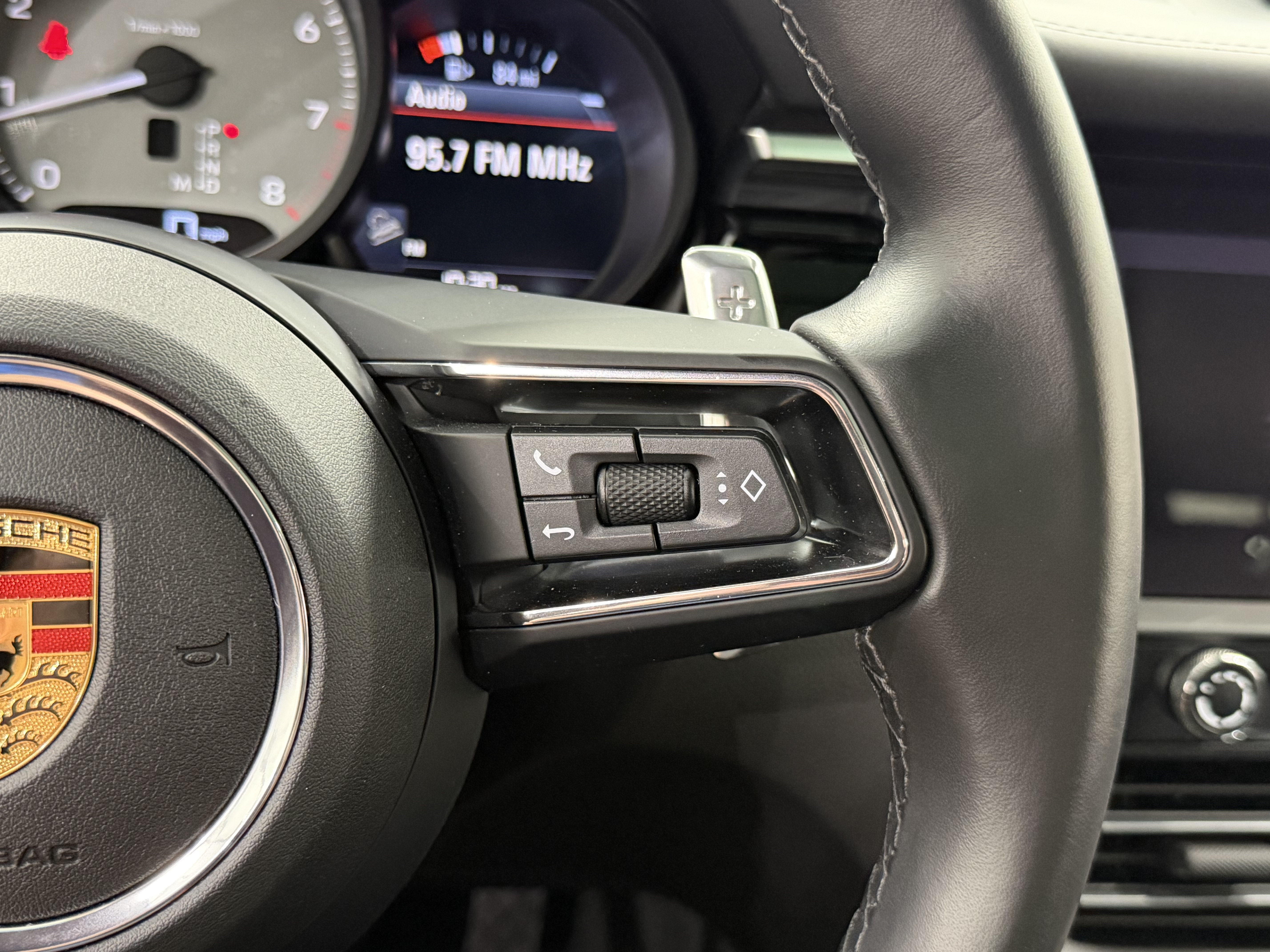Certified 2024 Porsche Macan S AWD/4WD image 52