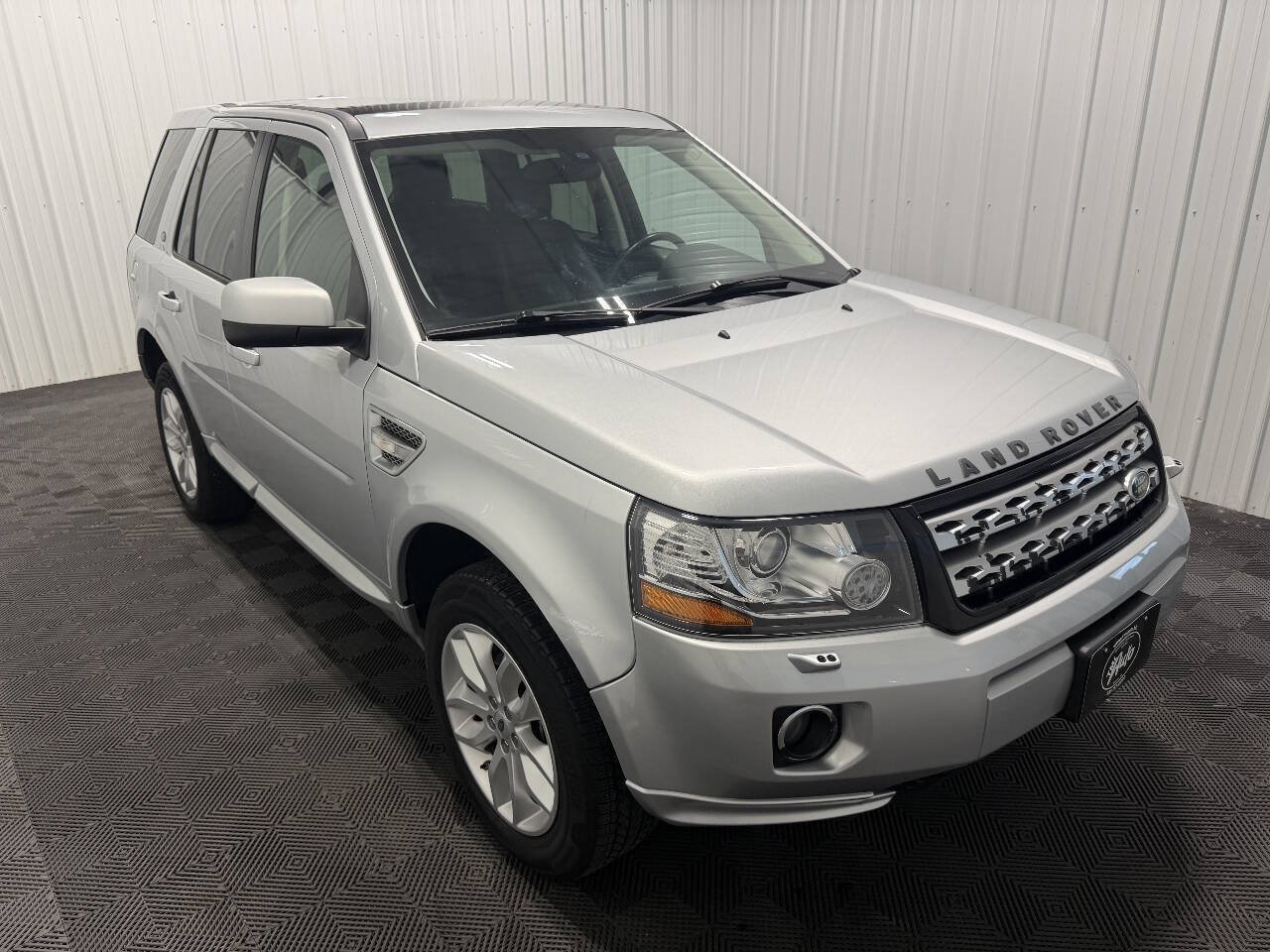 Used 2013 Land Rover LR2 HSE AWD/4WD image 2