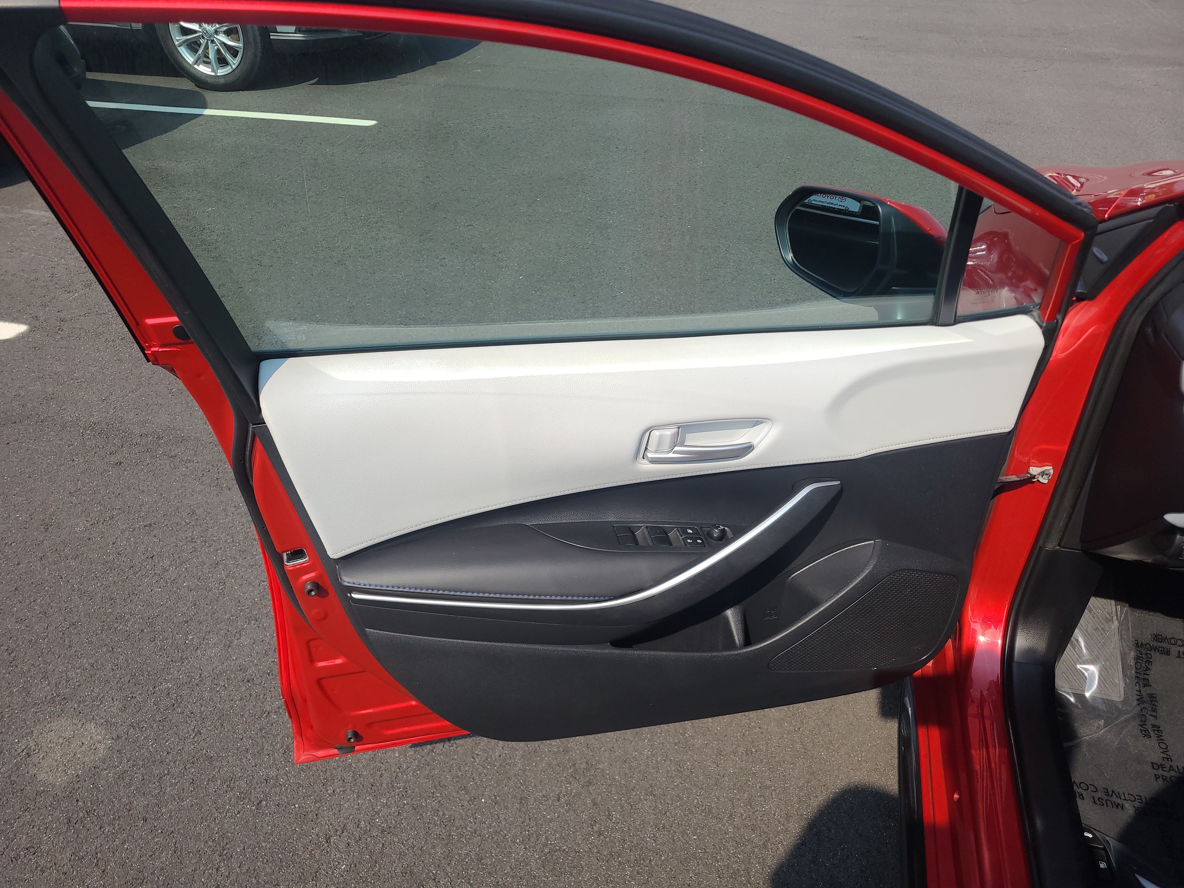 Used 2020 Toyota Corolla SE FWD image 14
