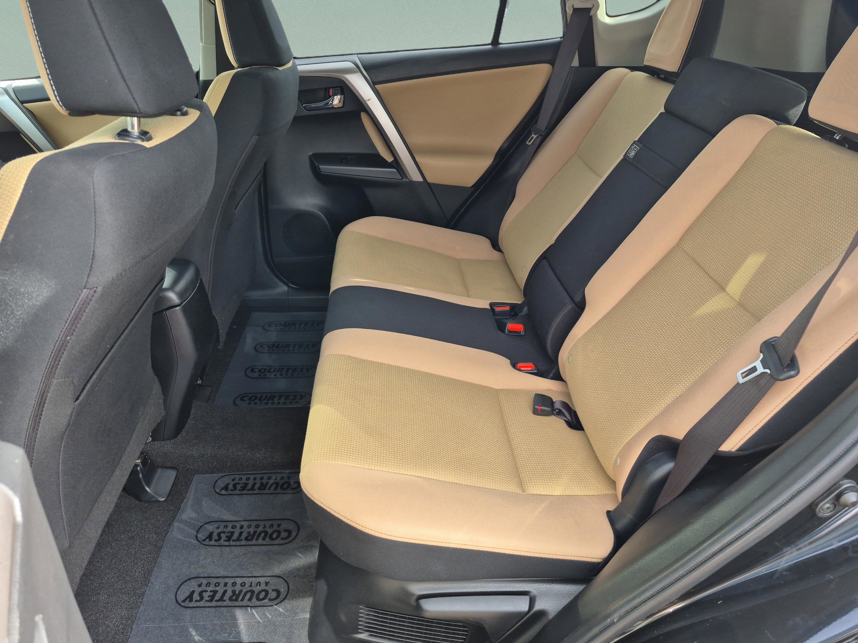 Used 2016 Toyota RAV4 XLE w/ Convenience Package AWD/4WD image 15