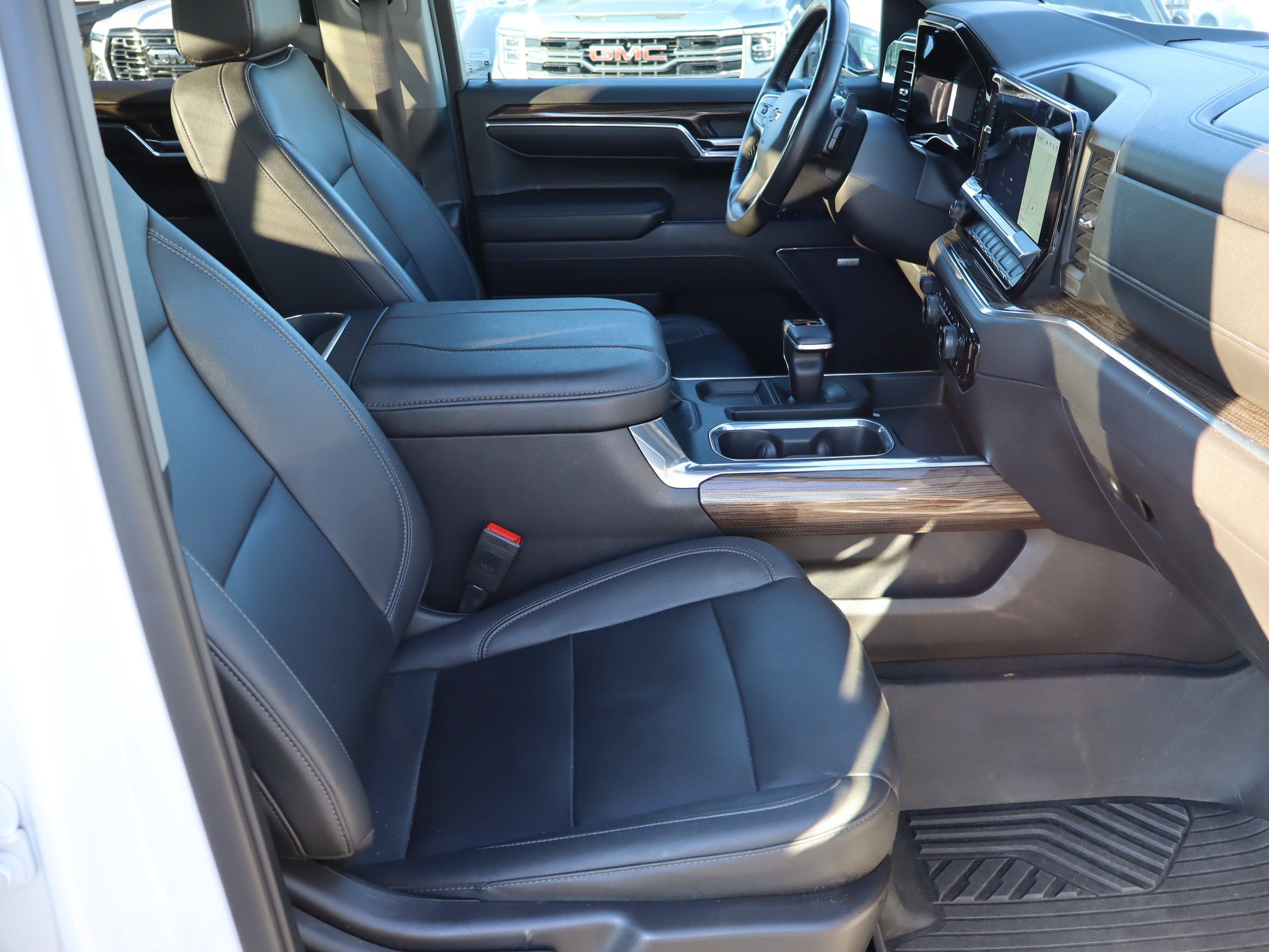 Used 2023 Chevrolet Silverado 1500 LT Trail Boss w/ Convenience Package II AWD/4WD image 35