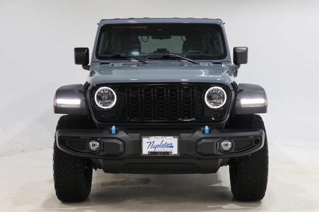 Used 2024 Jeep Wrangler Unlimited AWD/4WD image 2