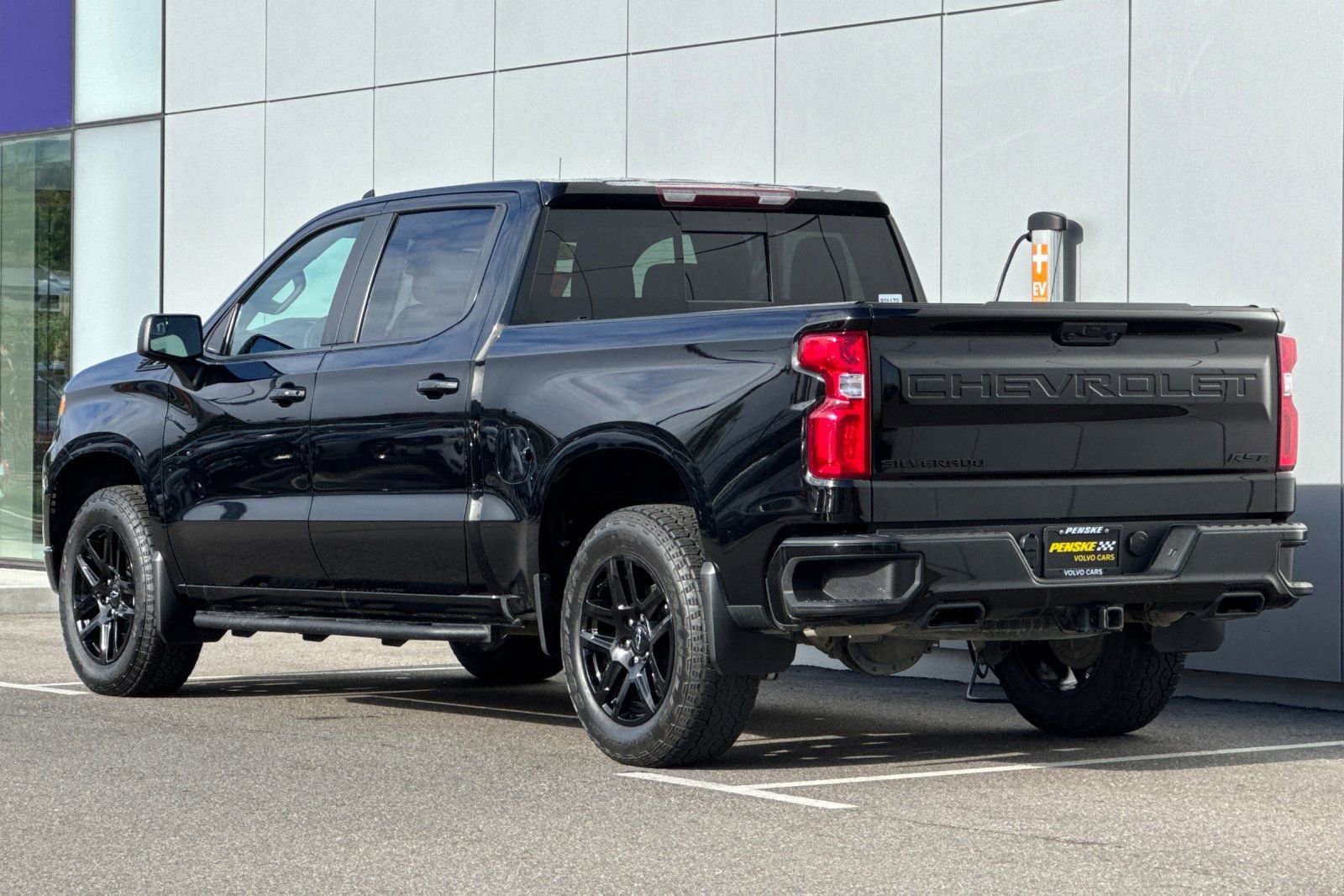 Used 2024 Chevrolet Silverado 1500 RST w/ Convenience Package II image 3