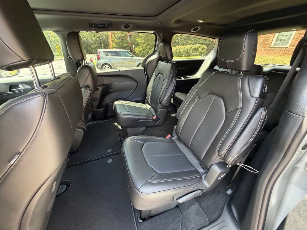 New 2026 Chrysler Pacifica Select w/ S Appearance Package FWD image 12