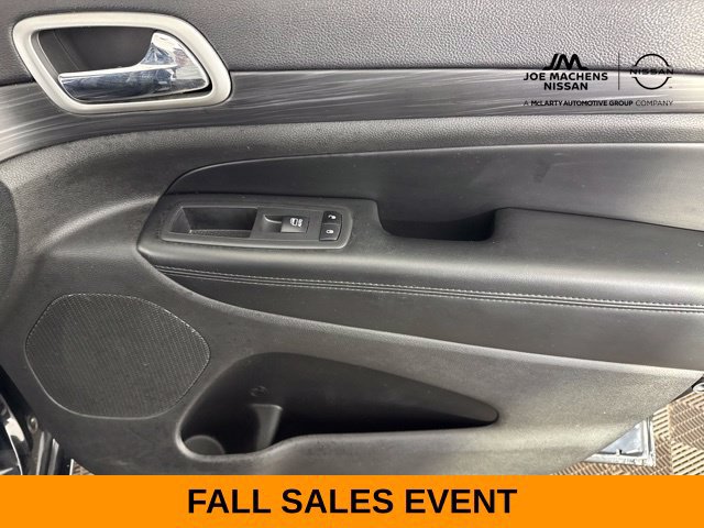 Used 2019 Jeep Grand Cherokee Altitude AWD/4WD image 34