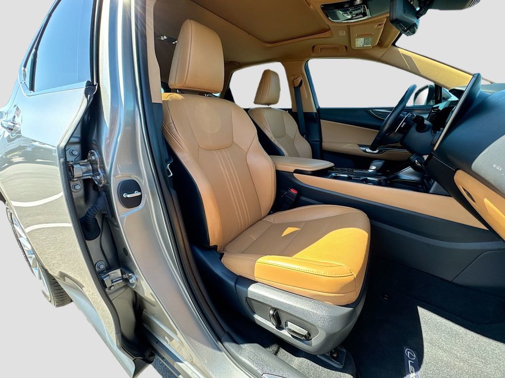 Used 2025 Lexus NX 350h AWD w/ Cold Area Package image 32