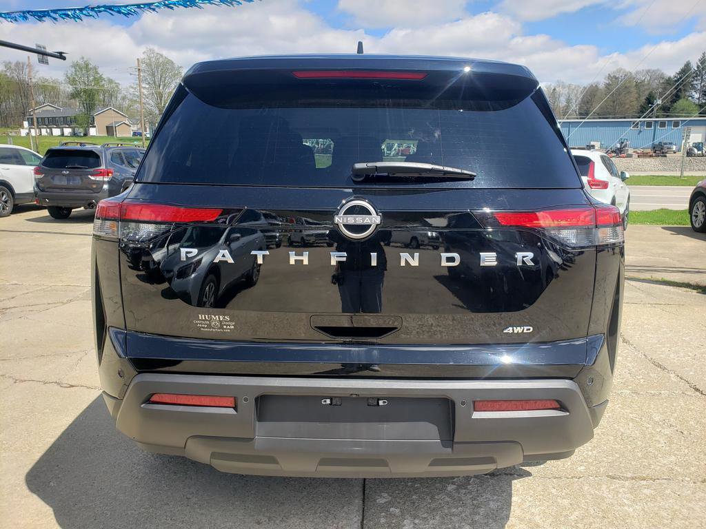 Used 2025 Nissan Pathfinder S image 4