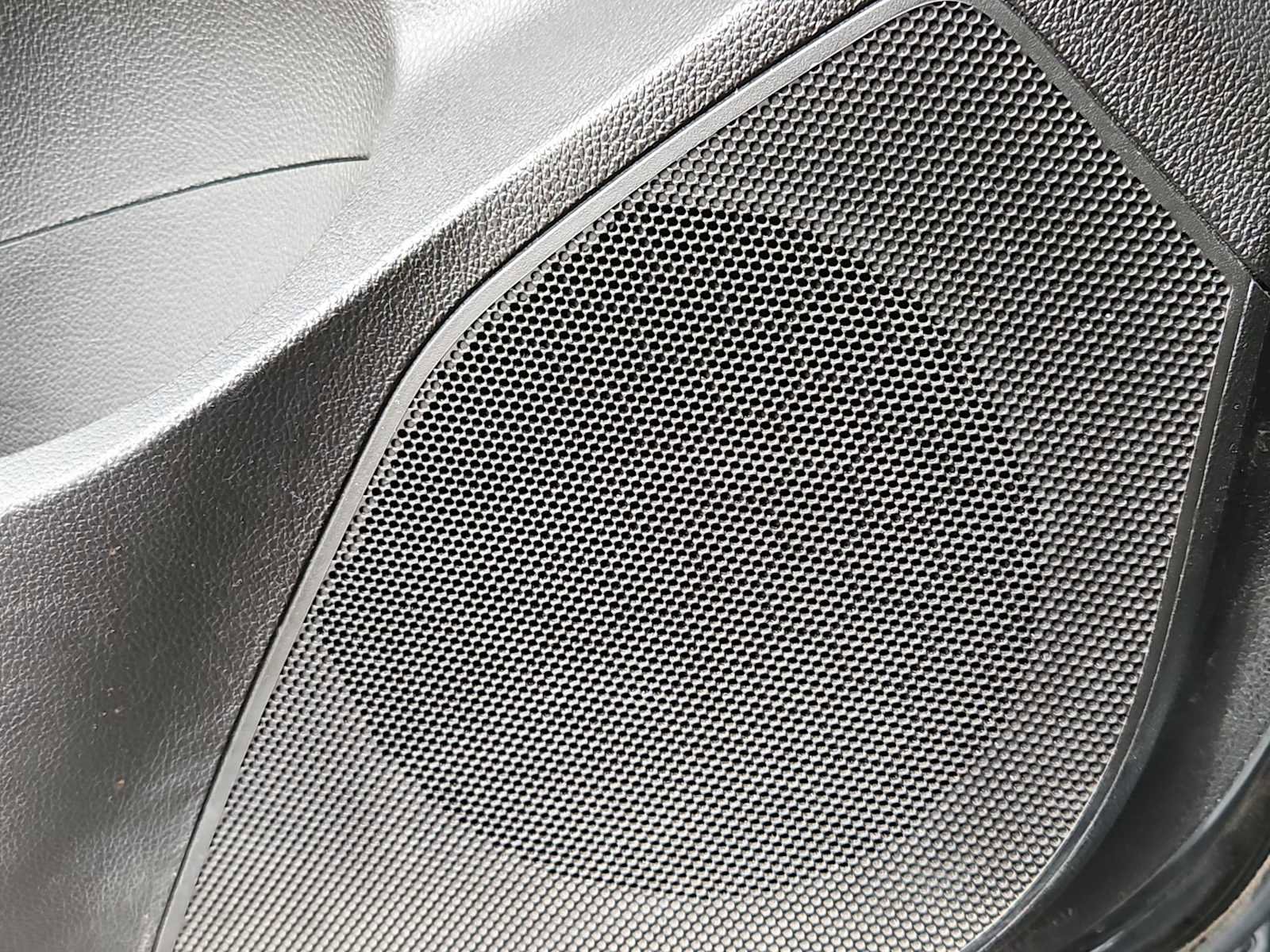 Used 2020 Chevrolet Sonic LT w/ Convenience Package image 30