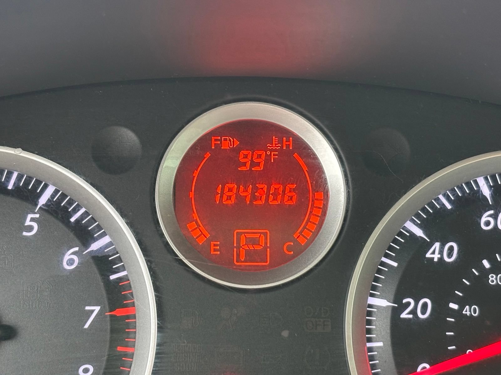 Used 2012 Nissan Sentra 2.0 SR FWD image 25