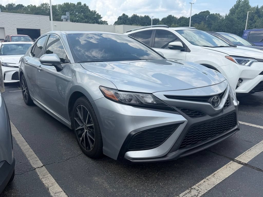 Used 2024 Toyota Camry SE FWD image 7