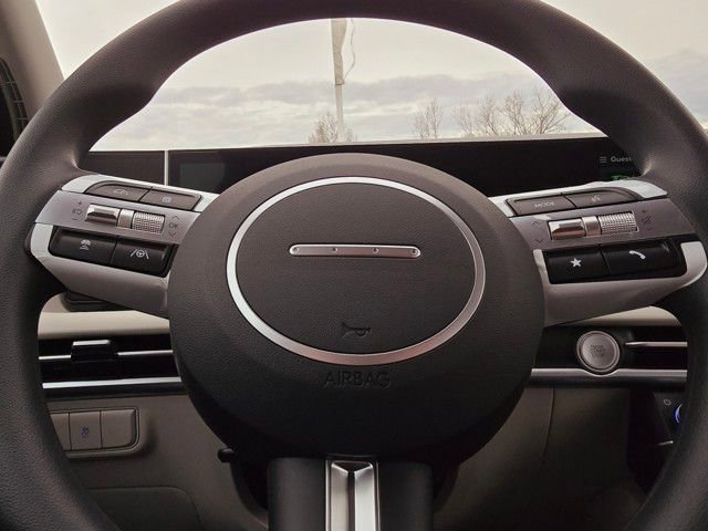 Certified 2025 Hyundai Tucson SE image 24