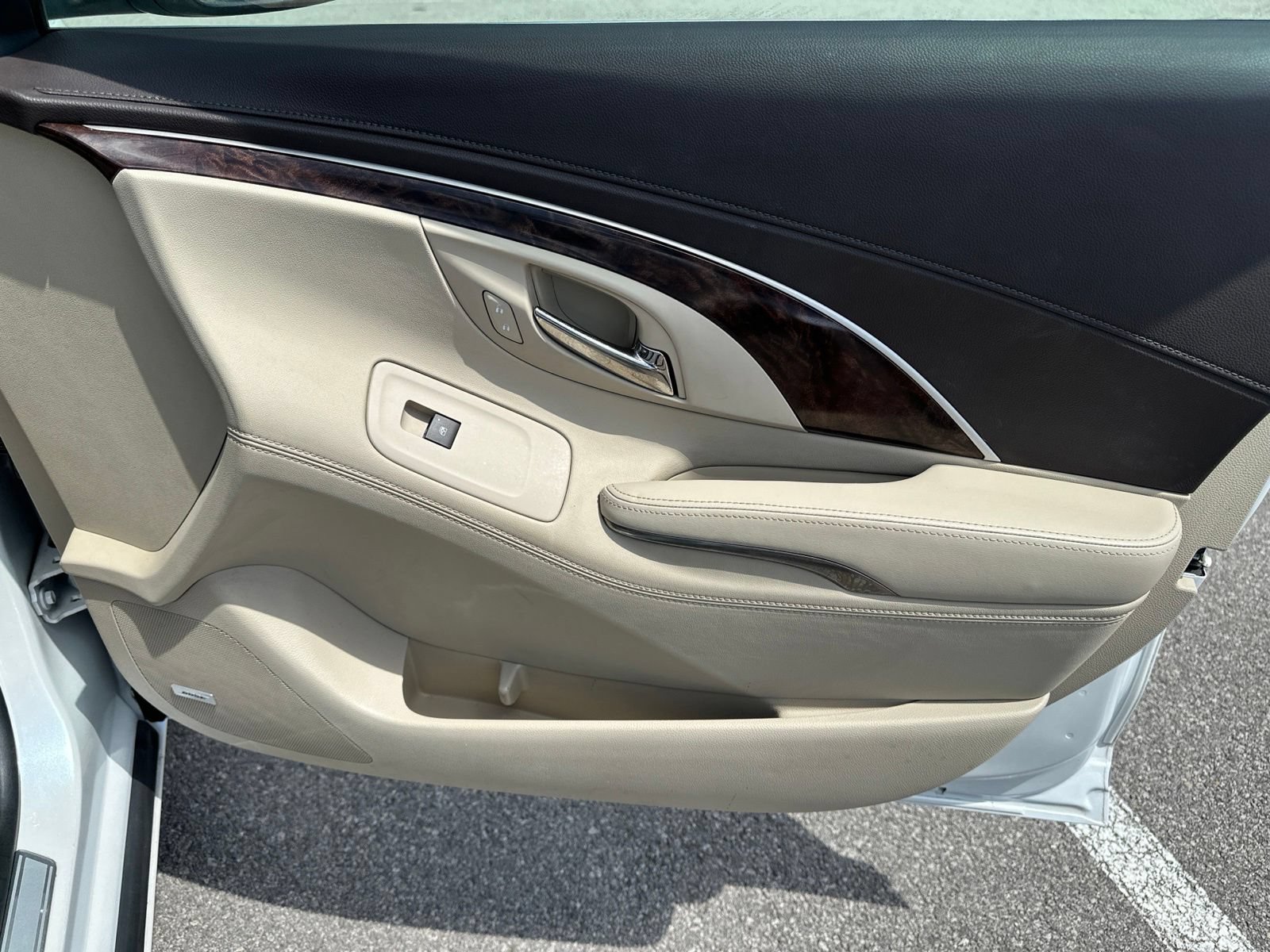 Used 2016 Buick LaCrosse Leather w/ Experience Buick Package FWD image 16