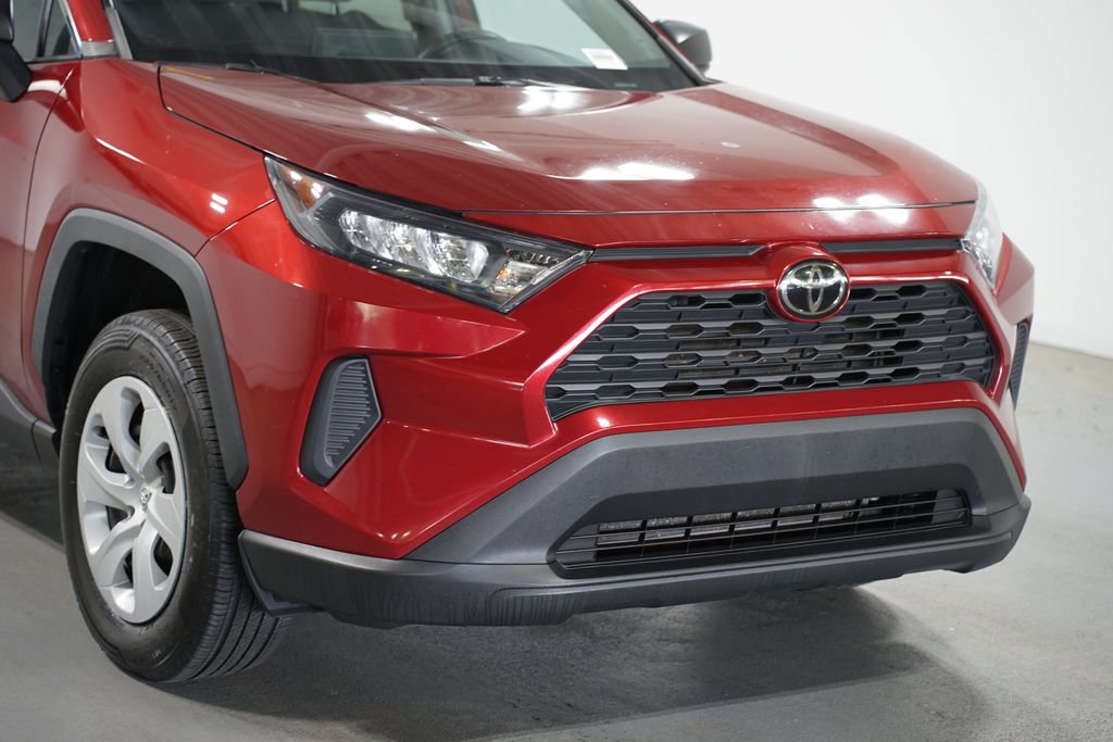 Used 2022 Toyota RAV4 LE image 4